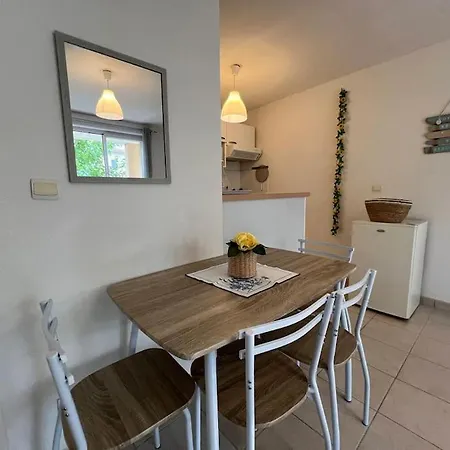 شقة T2 Calme Et Paisible Parking Piscine قرقشونه