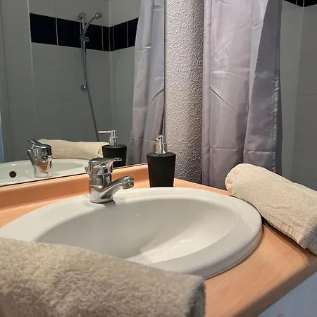 T2 Calme Et Paisible Parking Piscine شقة