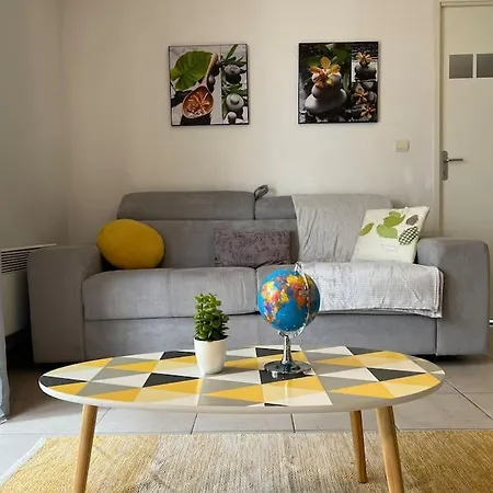 T2 Calme Et Paisible Parking Piscine Apartment